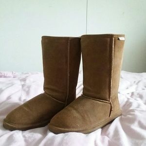 Bearpaw fur lined boots